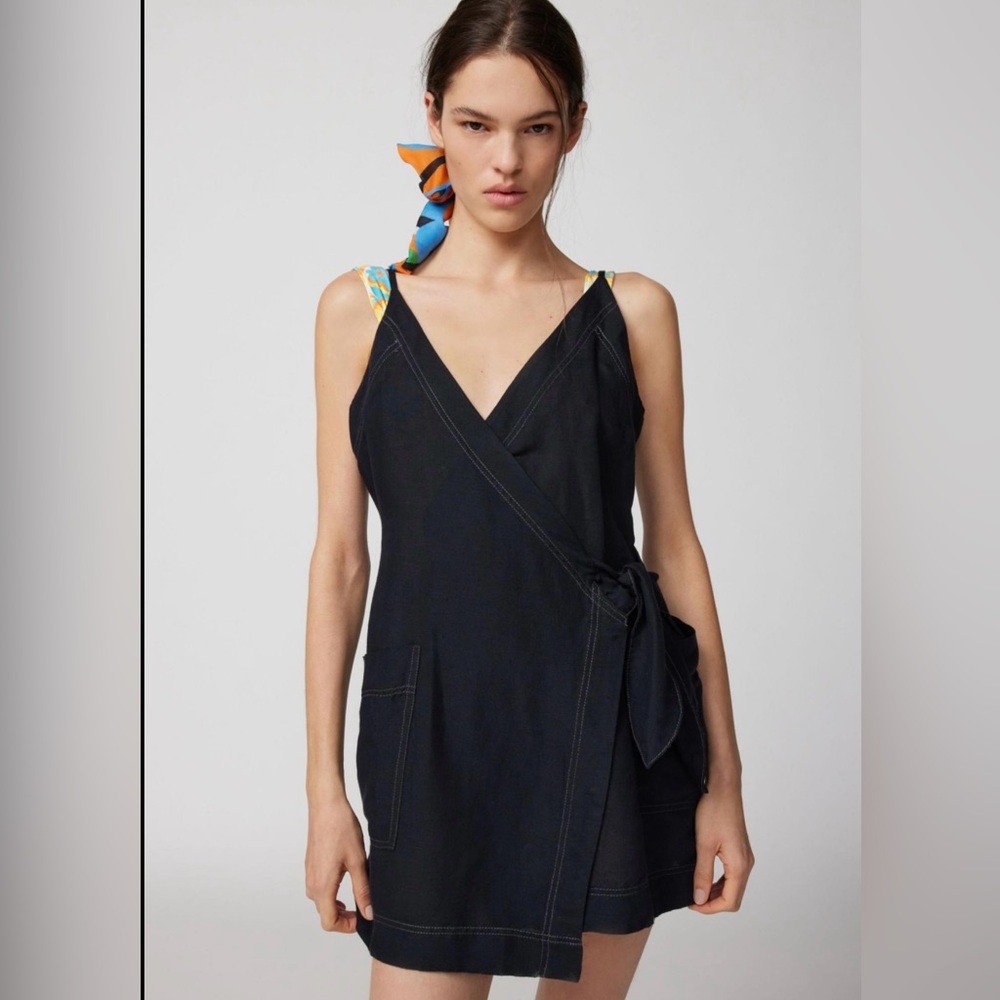Urban outfitters linen wrap dress‎